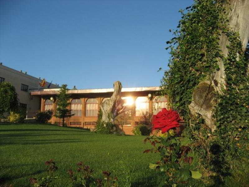 Hotel Cristina-Enea à Valdeganga Extérieur photo